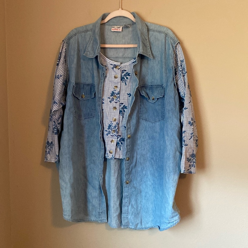 Denim Republic Vintage Women’s Floral Denim Blouse Size 26